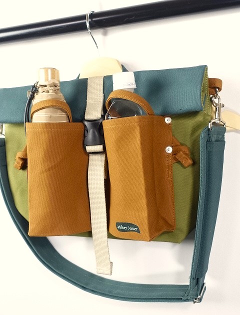 前面にペットボトル！折り畳み傘等・・・収納可能。