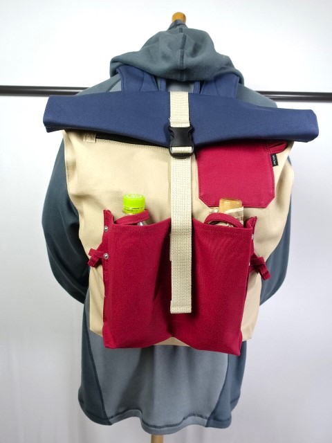 カラー：ストーングレー×濃紺×赤ワイン。